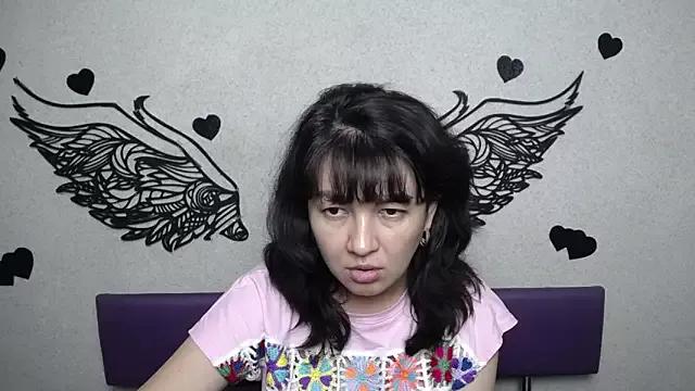SelenaFly from StripChat is Freechat