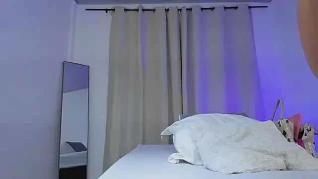 Selenafox_0 from StripChat is Freechat