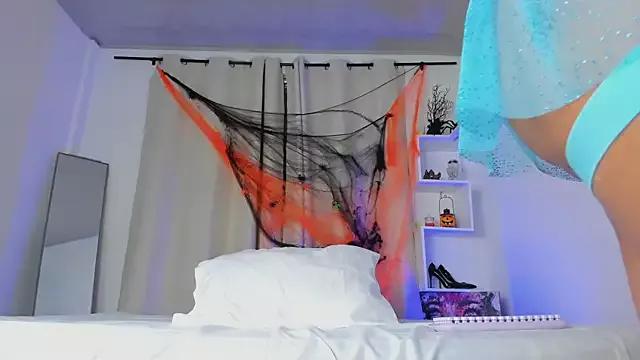 Selenafox_0 from StripChat is Freechat