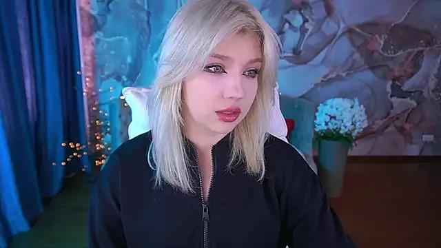 SelenaIris from StripChat is Freechat