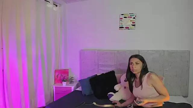 Selenehijadelaluna from StripChat is Freechat
