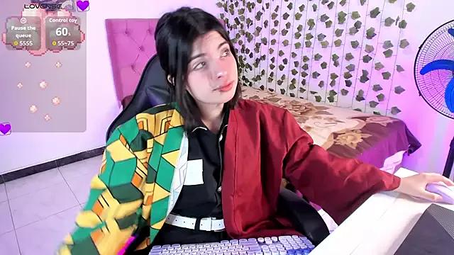 Try our girls live displays and explore the company of endless strippers, with beautiful physiques, vibrating toys and more.