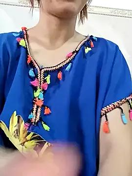 Sellena2 from StripChat is Freechat