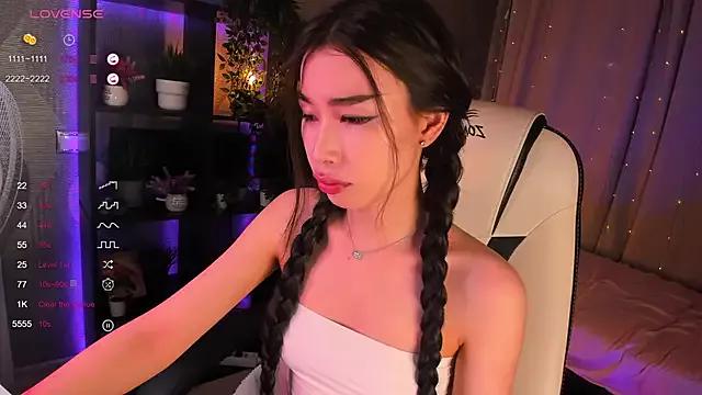 Try our girls live displays and explore the company of endless strippers, with beautiful physiques, vibrating toys and more.