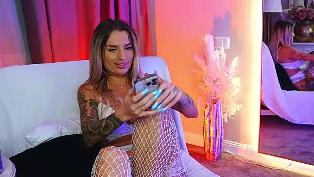 SerenaOlsen from StripChat is Freechat
