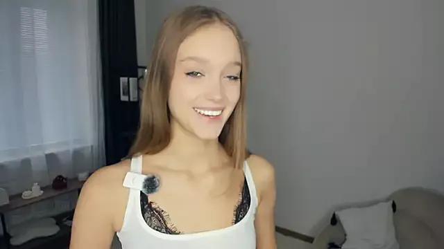 Photos of SerrenaAa from StripChat is Freechat