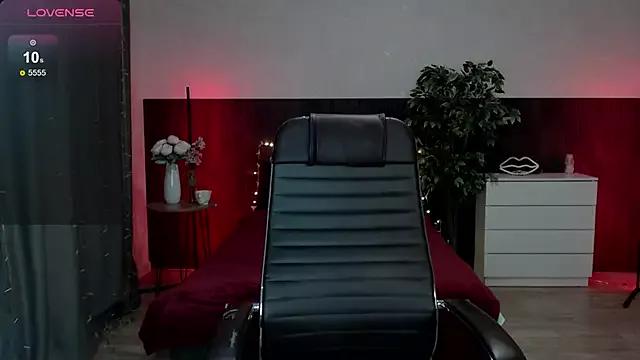 Try our girls live displays and explore the company of endless strippers, with beautiful physiques, vibrating toys and more.