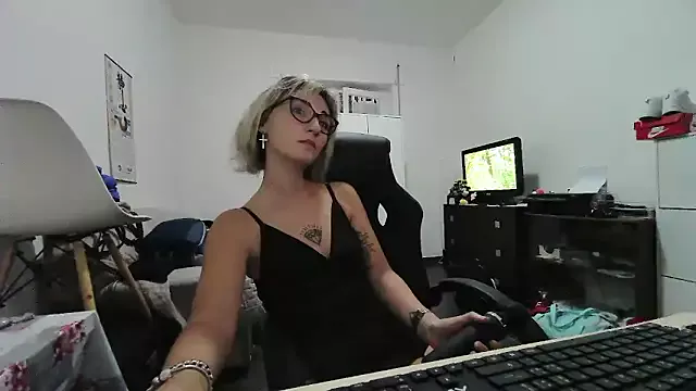 Avatar of sexy_blondie92