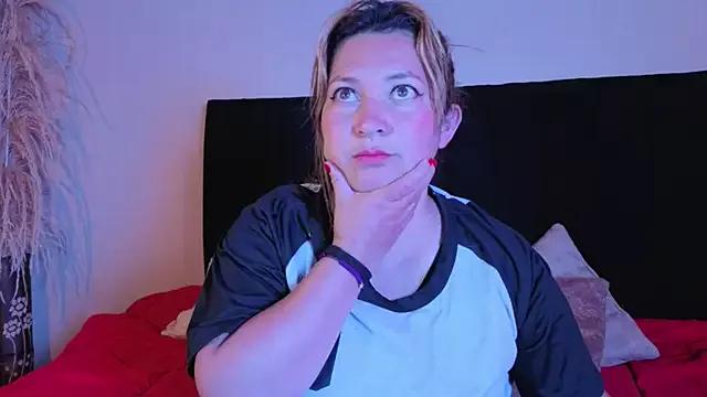 Try our girls live displays and explore the company of endless strippers, with beautiful physiques, vibrating toys and more.