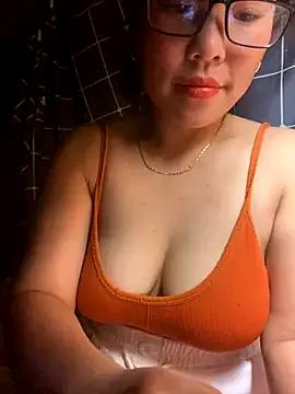 Try our girls live displays and explore the company of endless strippers, with beautiful physiques, vibrating toys and more.