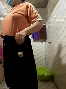 Sexybimwet18 from StripChat is Freechat