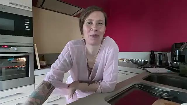 Try our girls live displays and explore the company of endless strippers, with beautiful physiques, vibrating toys and more.