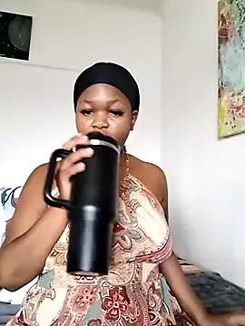 Sexymamibo from StripChat is Freechat