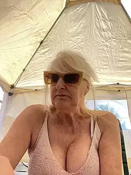 SexyMilfTascha from StripChat is Freechat