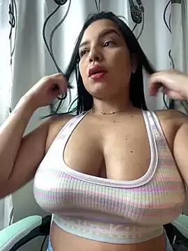 Sexymoom32 from StripChat is Freechat