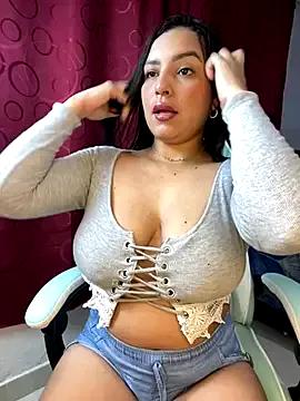 Try our girls live displays and explore the company of endless strippers, with beautiful physiques, vibrating toys and more.