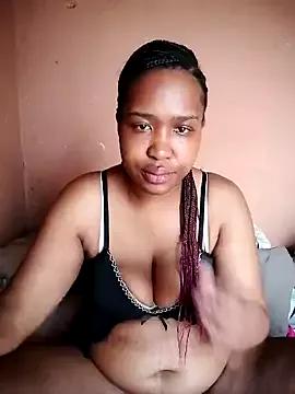 sexymoonl from StripChat is Freechat