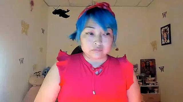 Try our girls live displays and explore the company of endless strippers, with beautiful physiques, vibrating toys and more.