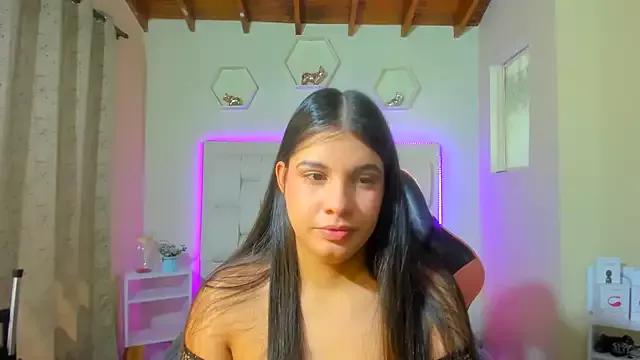 Try our girls live displays and explore the company of endless strippers, with beautiful physiques, vibrating toys and more.
