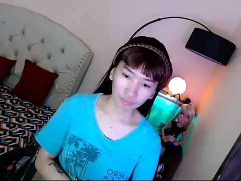 Avatar of ShantalFoxxy_