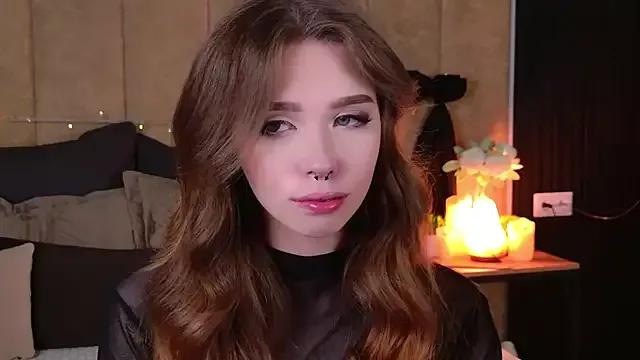 Sierra_Fane from StripChat is Freechat