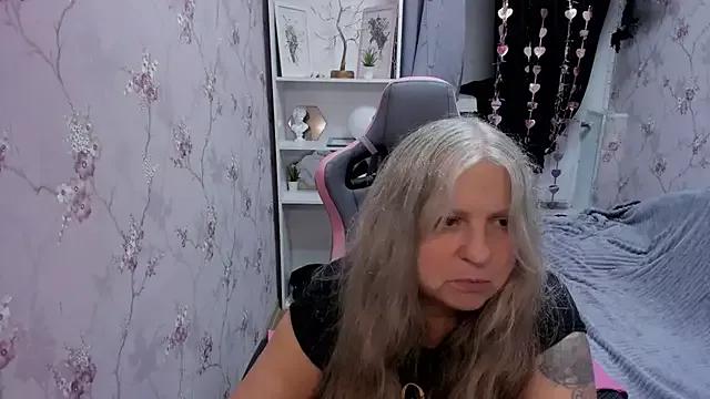 silver_moon_light from StripChat is Freechat