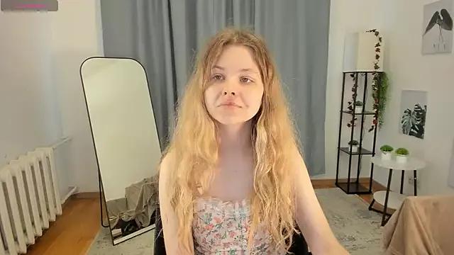 SilverWillow from StripChat is Freechat