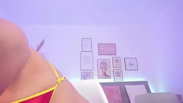 Try our girls live displays and explore the company of endless strippers, with beautiful physiques, vibrating toys and more.