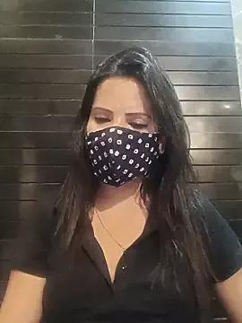 simmi_love from StripChat is Freechat