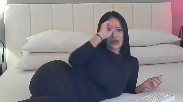 simonacavali from StripChat is Freechat