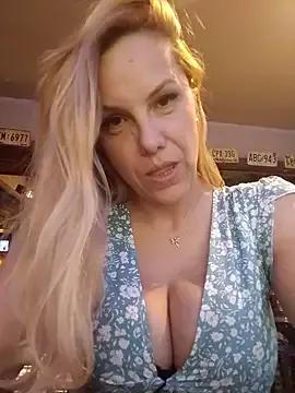 Try our girls live displays and explore the company of endless strippers, with beautiful physiques, vibrating toys and more.