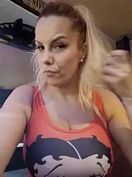 simoneonly4u from StripChat is Freechat