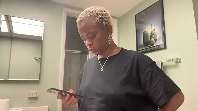 SimoneSavage's avatar