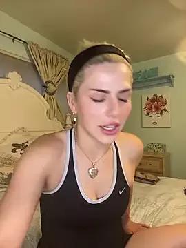 SirenitySirenxx from StripChat is Freechat