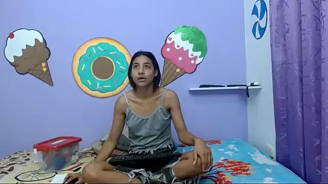 skinnycanella18 from StripChat is Freechat