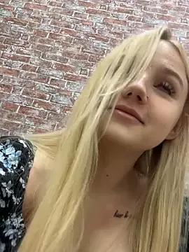 Try our girls live displays and explore the company of endless strippers, with beautiful physiques, vibrating toys and more.