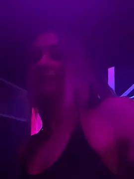 Try our girls live displays and explore the company of endless strippers, with beautiful physiques, vibrating toys and more.