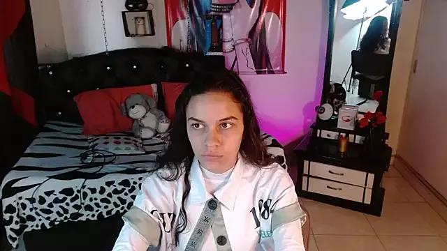 Skylovershot from StripChat is Freechat