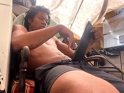 SlimeCrownzOut5 from StripChat is Freechat