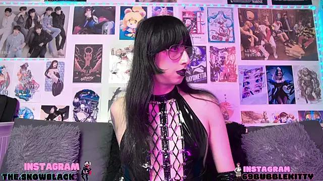 Try our girls live displays and explore the company of endless strippers, with beautiful physiques, vibrating toys and more.
