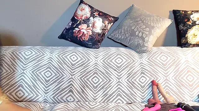 Try our girls live displays and explore the company of endless strippers, with beautiful physiques, vibrating toys and more.