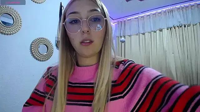 Soffy-brooks from StripChat is Freechat