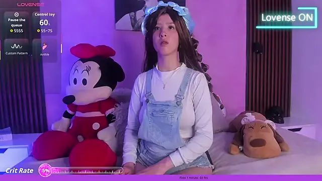 Sofi_cutiee — Spit my boobs