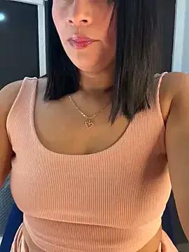 Try our girls live displays and explore the company of endless strippers, with beautiful physiques, vibrating toys and more.