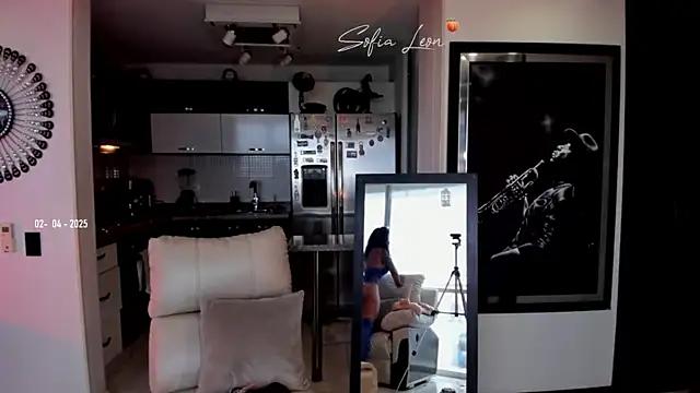 Try our girls live displays and explore the company of endless strippers, with beautiful physiques, vibrating toys and more.