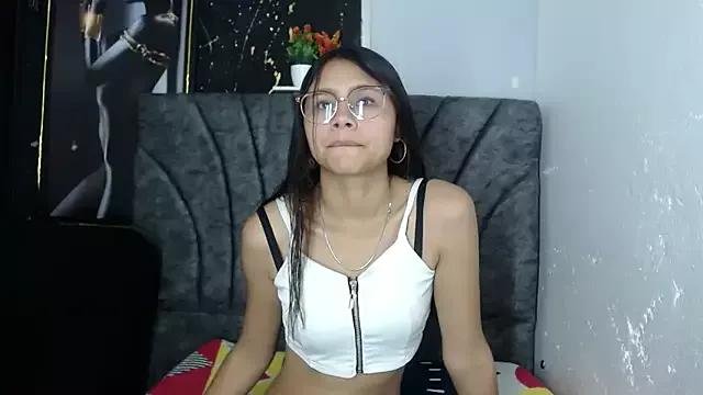 SofieLove_01 from StripChat is Freechat