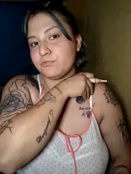 SofKush — Masturbacion en 4 con dildo