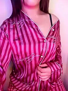 Try our girls live displays and explore the company of endless strippers, with beautiful physiques, vibrating toys and more.