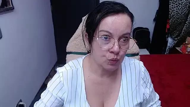 Try our girls live displays and explore the company of endless strippers, with beautiful physiques, vibrating toys and more.