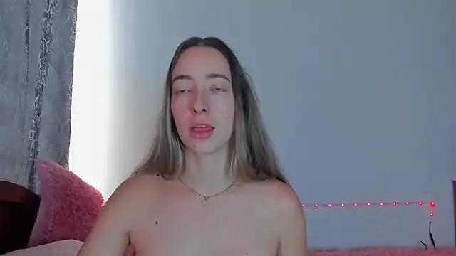 Sophia_rouse from StripChat is Freechat